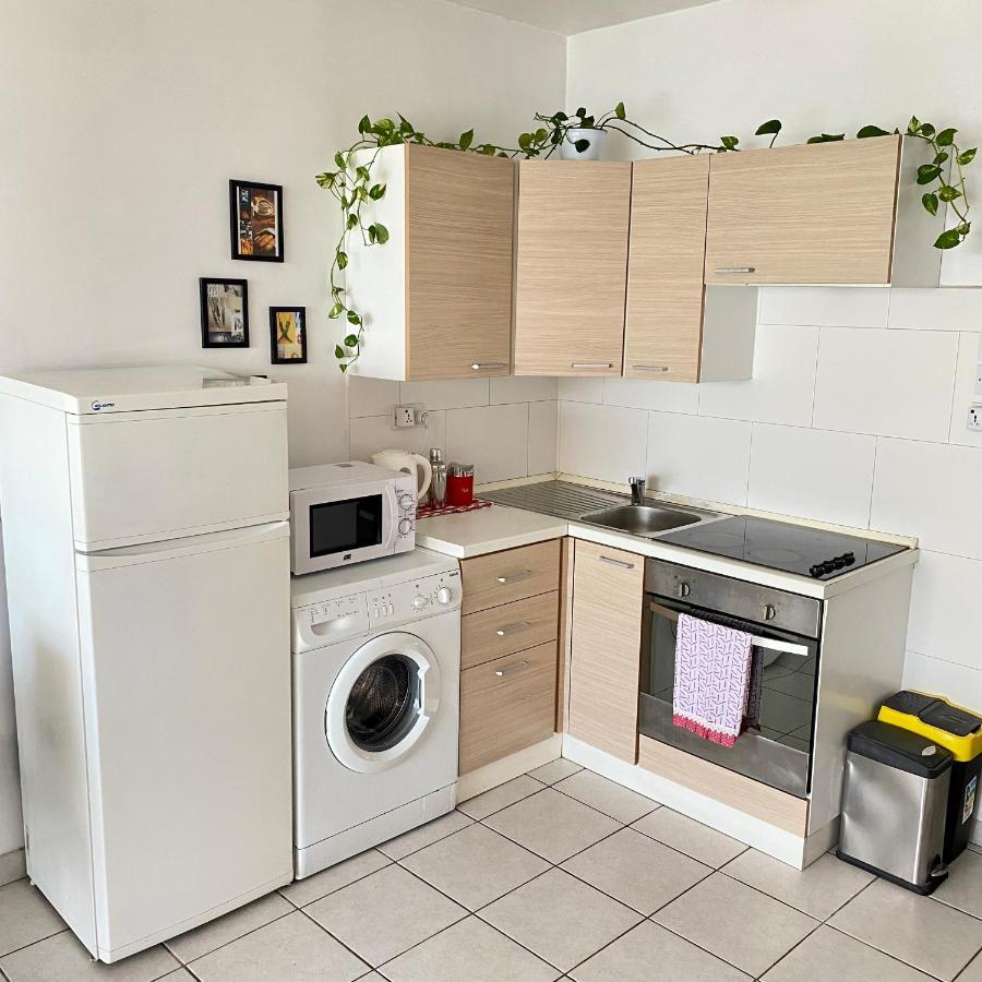 F2 - Lovely Two Bedrooms Flat Sea View, St Julians Saint Julian's Екстериор снимка